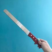 Нож для бисквита мелкие зубцы, ручка дерево, рабочая поверхность 25 см