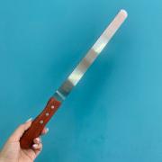 Нож для бисквита крупные зубцы, ручка дерево, рабочая поверхность 30 см